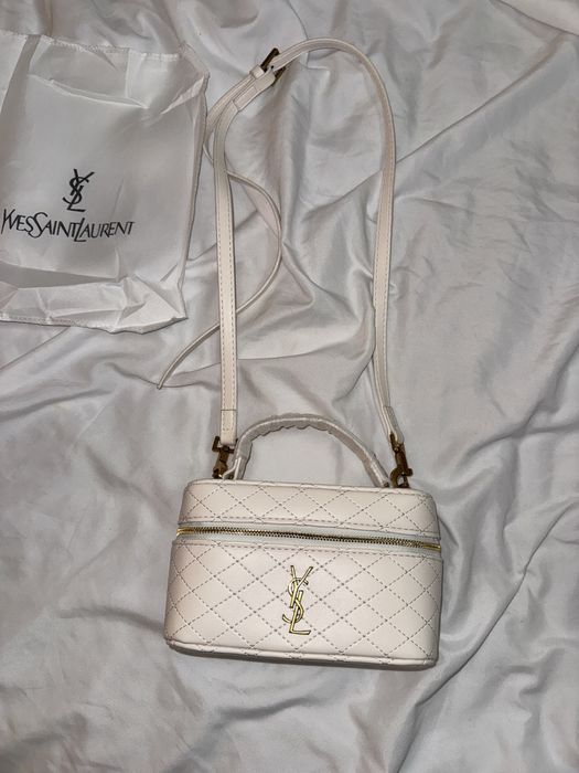 Сумка ysl yves saint laurent біла/молочна vanity косметичка