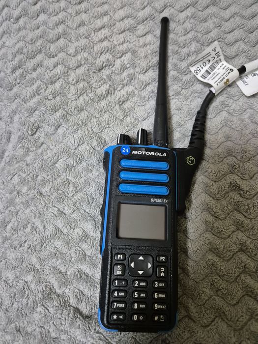 Radiotelefon MOTOROLA DP4801 + Mikrofonogłośnik MOTOROLA PMMN4094A