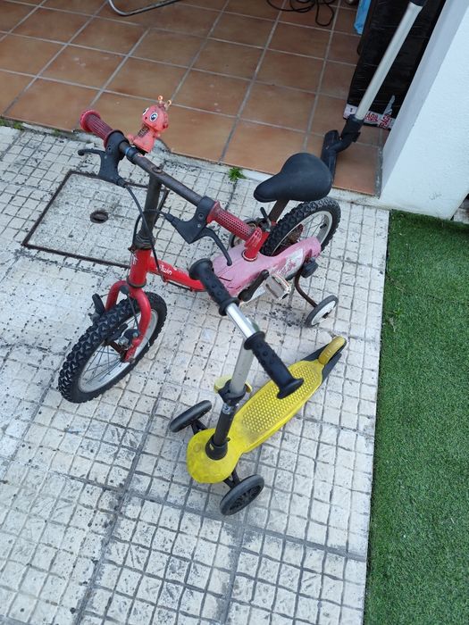 Bicicleta e trotinete de criança