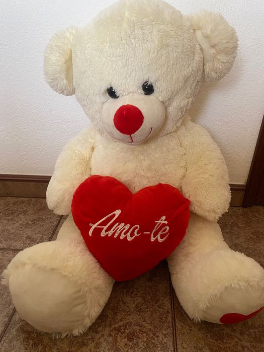 Peluche branco com coração