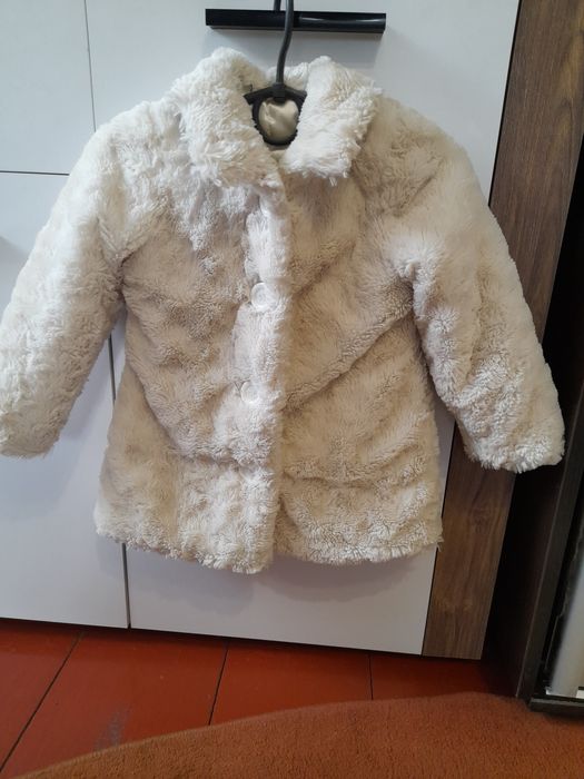 Шубка на дівчинку