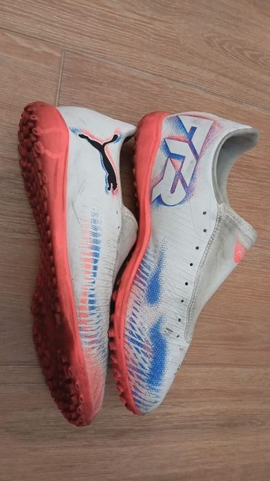 Camisolas de time 10€ cada/botas 45€