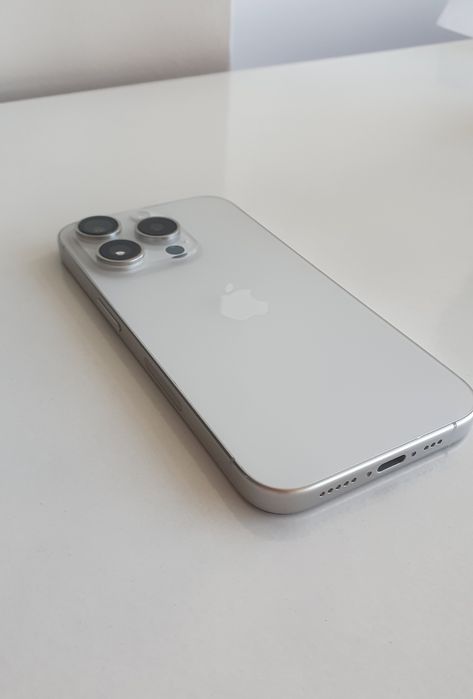 iPhone 15 Pro - 256GB