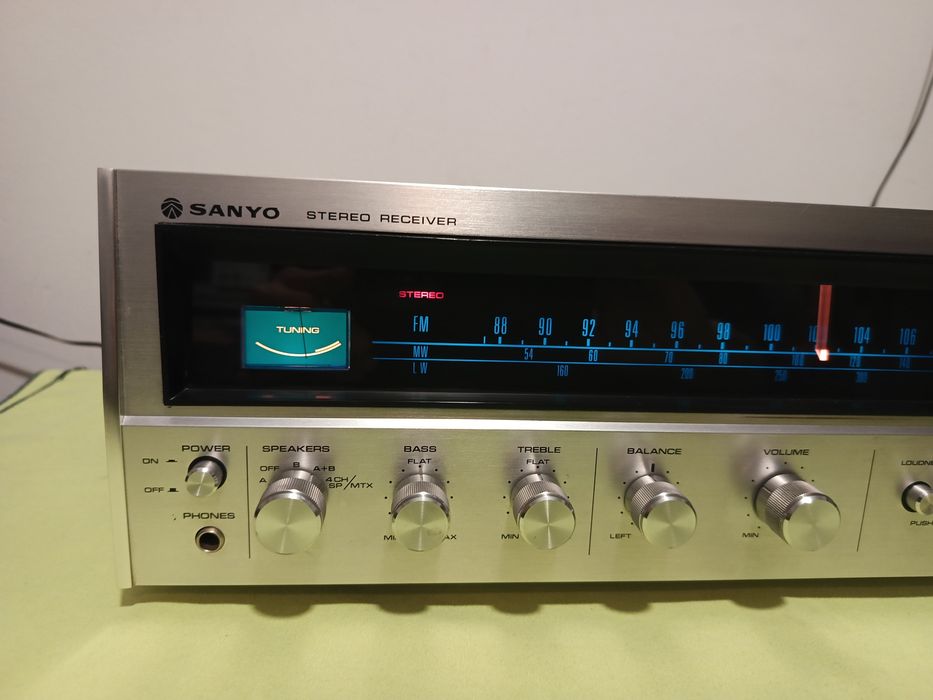Amplituner SANYO DCX 2000L