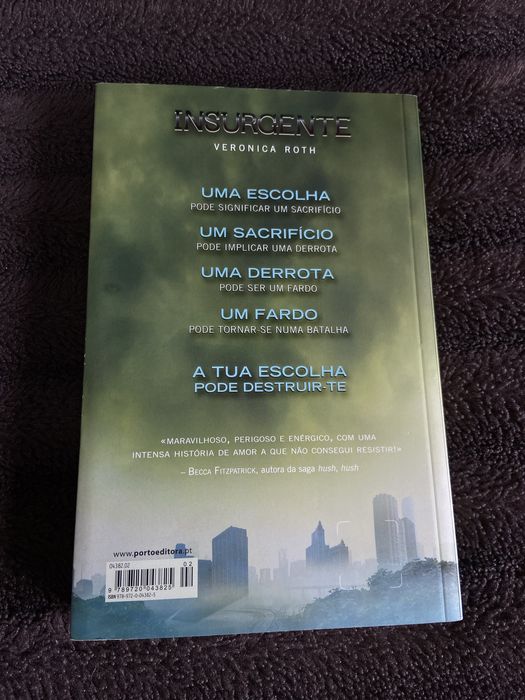 Livro “Insurgente” de Veronica Roth