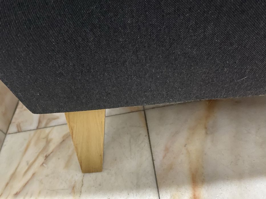 Sofá de dois lugares