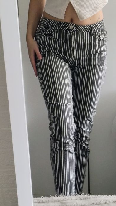 Spodnie damskie bawełniane w paski Pull&Bear niski stan