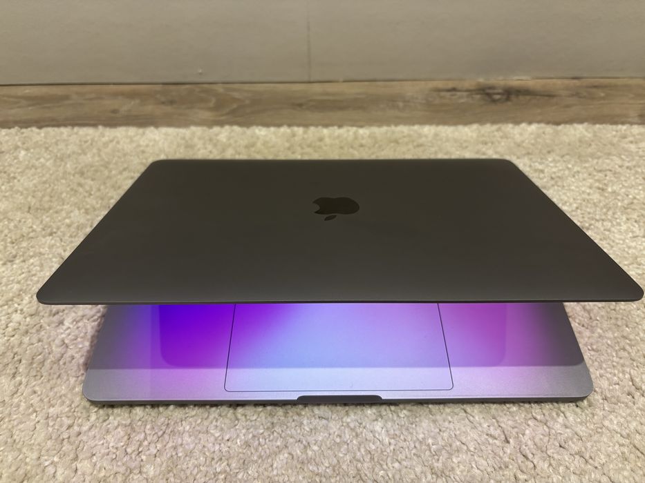 MacBook Pro 13” ecrã de retina | Intel i5 | 8GB RAM  | 4 Thunderbolt