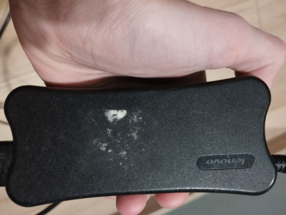 Ładowarka do laptopa Lenovo