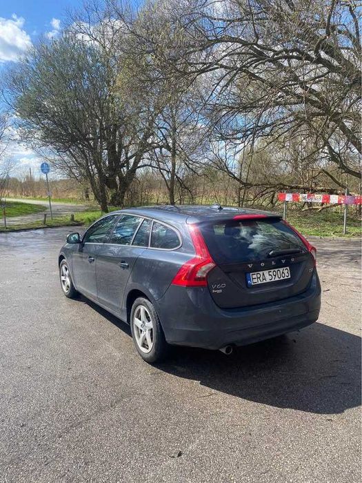 Volvo V60 D2 2014