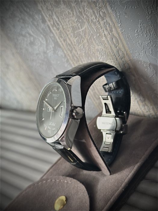 Продам часы Tissot Swiss Made | Le Locle Day-Date | Классические часы