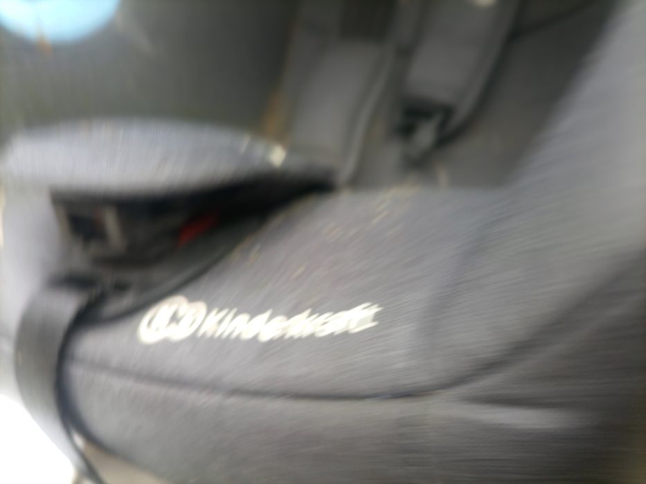 Cadeirinha auto bebe nova 10eur.