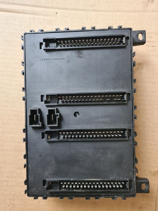 Skrzynka bezpieczników przekaźników daf xf 105