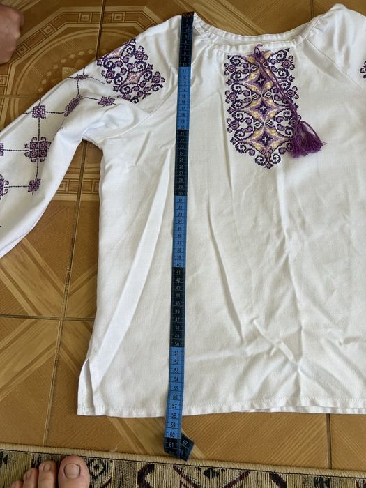 Вишита сорочка для дівчинки як нова.