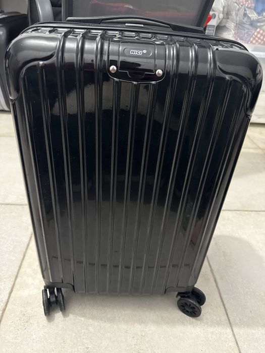 Mala de cabine preta 20” com 4 rodas