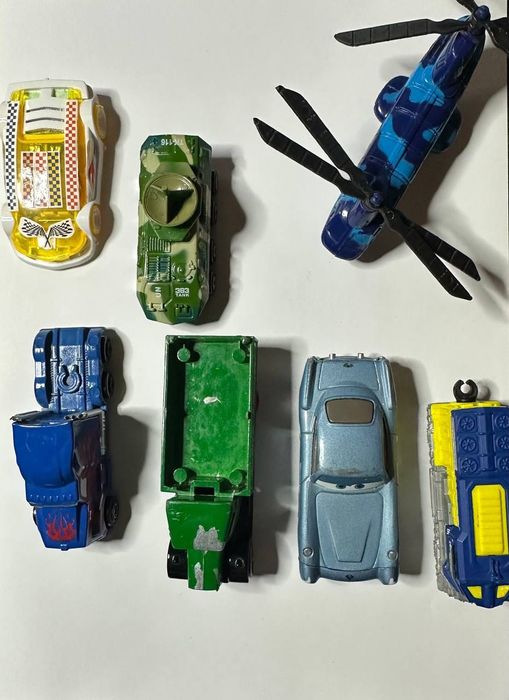 Колекційні машинки Optimus Prime, Disney, Mattel