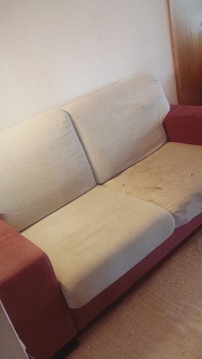 Sofá • 3 lugares // Beje & Bordeaux