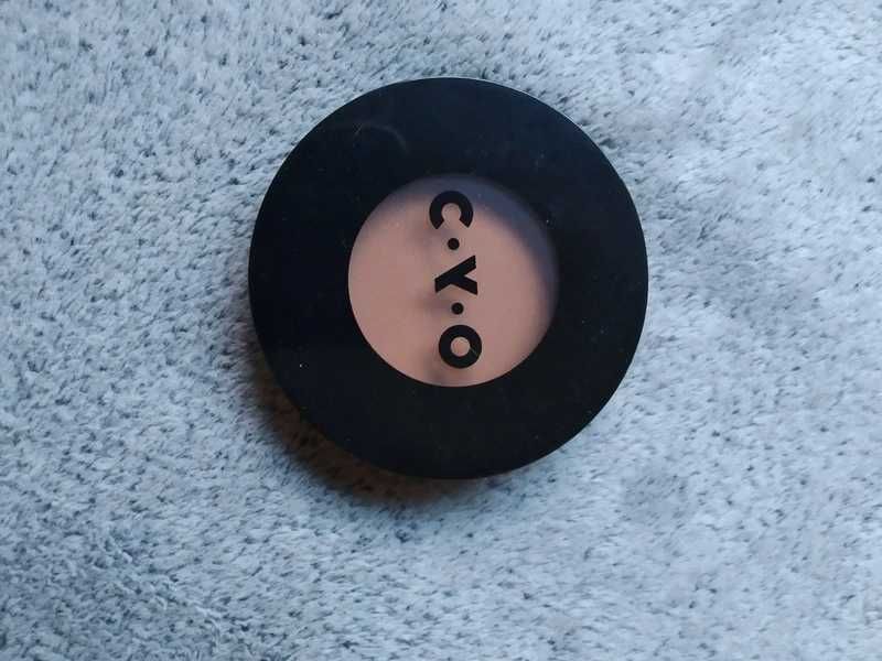 Puder brązujący do konturowania