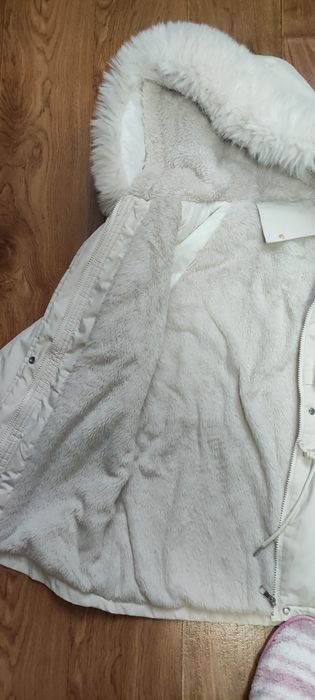 Курточка  тепла  в гарному стані