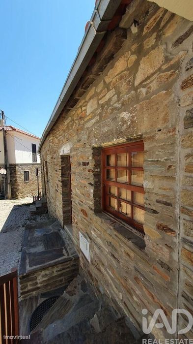 Casa de aldeia T3 em Açoreira de 234,00 m2