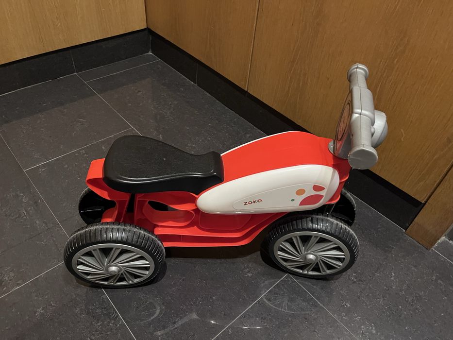 Mota de equilíbrio 4 rodas