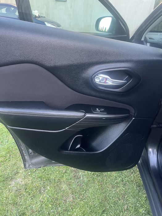 Samochod osobowy Jeep Cherokee 2015