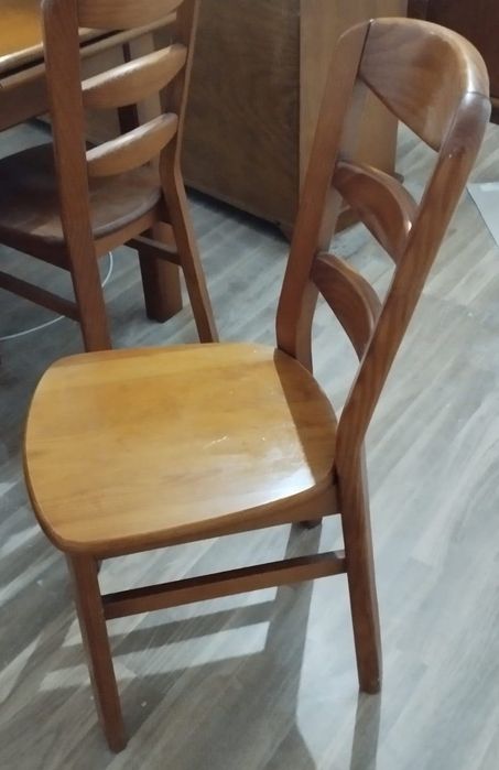 Sala de Jantar - Cristaleira, Aparador e Mesa extensível com 6 cadeiras