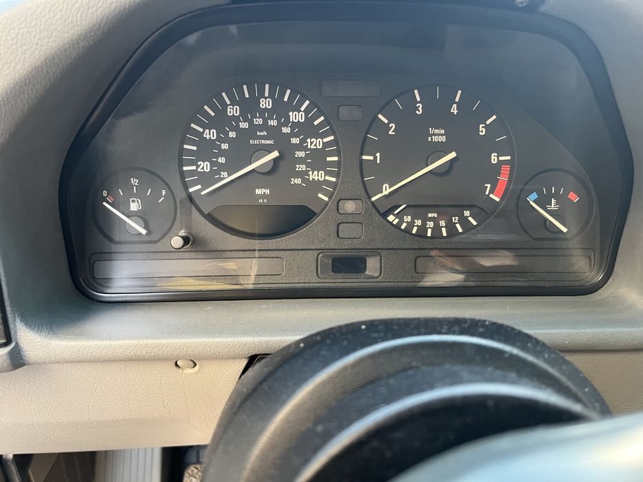 Приборка BMW e34
