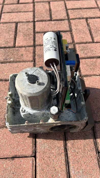 Napęd Faac 740 z elektroniką uszkodzony