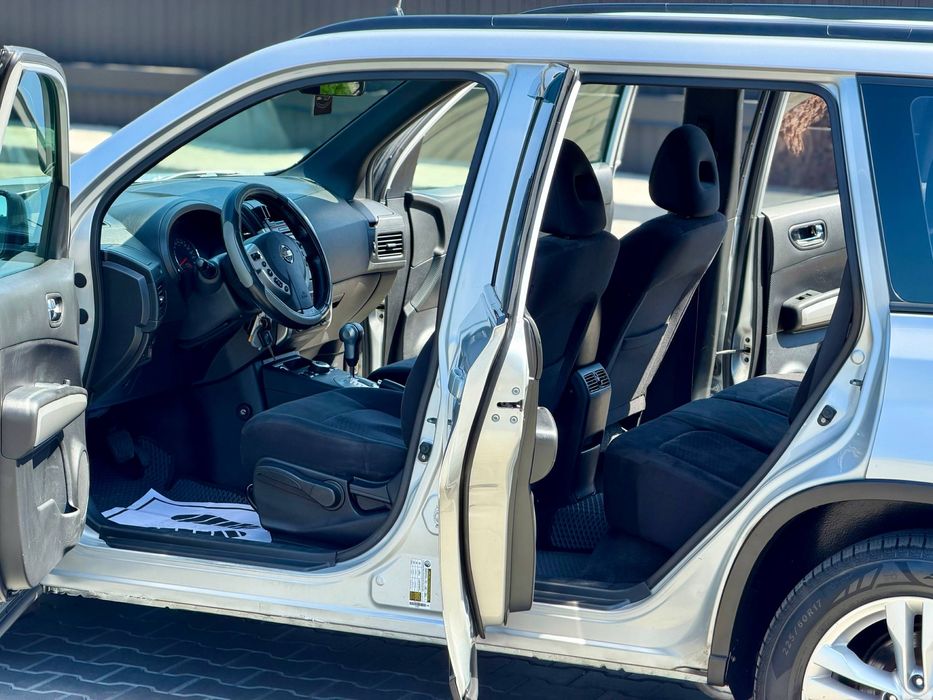 Nissan Xtrail целый