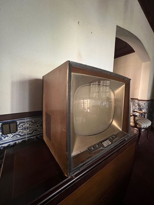 Televisor antigo para restaurar