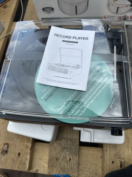 Виниловый проигрыватель с встроенными колонками (модель R608 / Seasonlife / аналог)