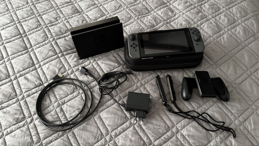 Nintendo Switch V2 Black Edition