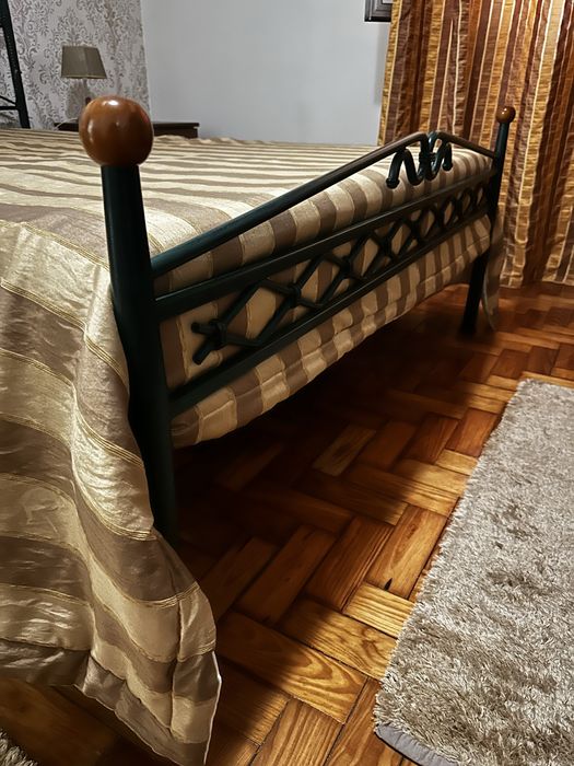 Cama casal em ferro + colchao 200X145