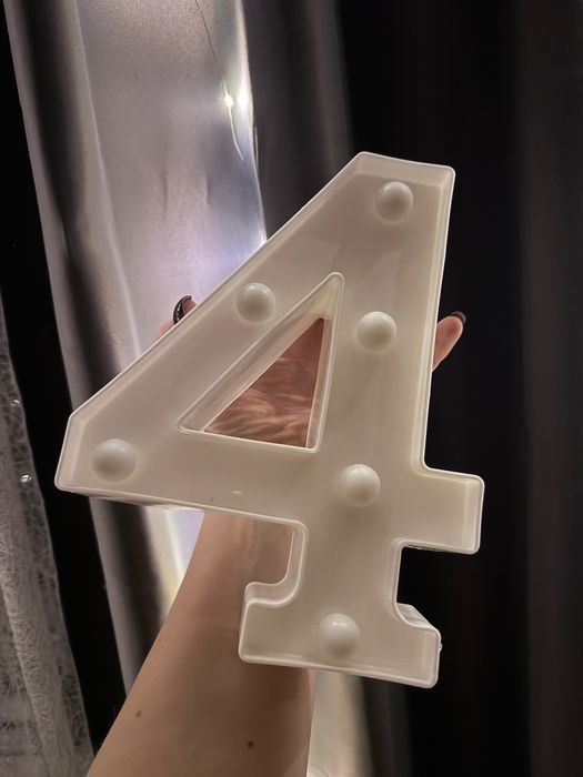 Цифра 4 світлодіодна