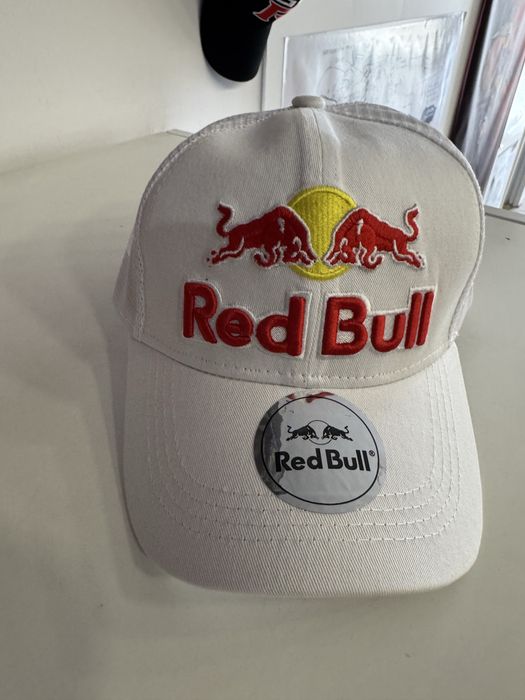 Boné Red Bull bordado