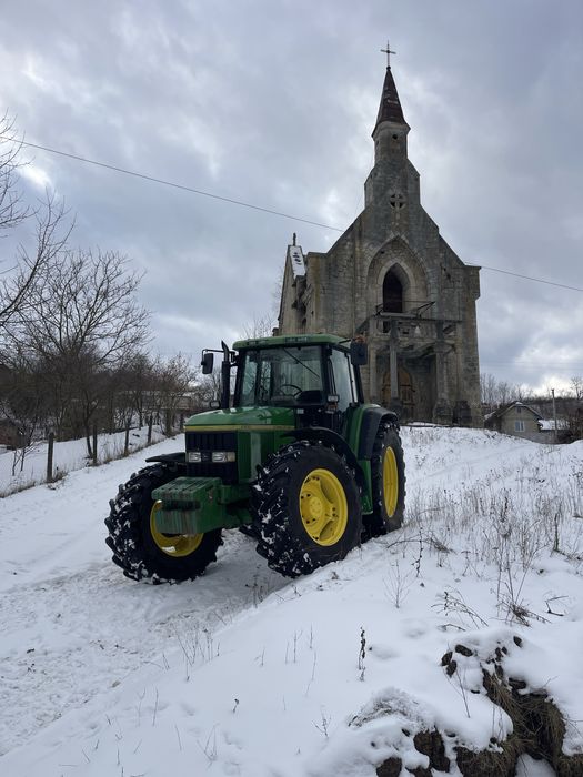 Трактор John Deere 6800