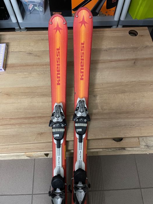 Narty zjazdowe 130 komplet, buty, kijki, kask