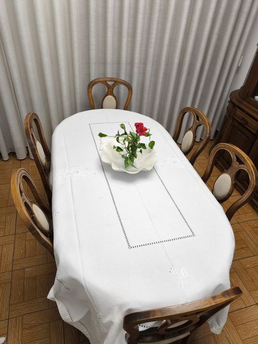 Mesa de sala com 6 cadeiras