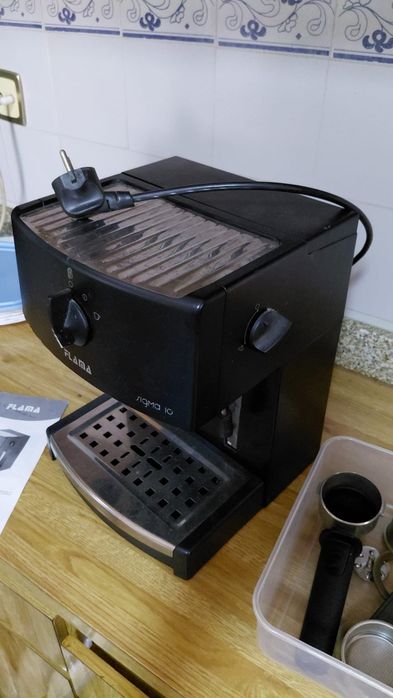 Máquina de café flama como nova