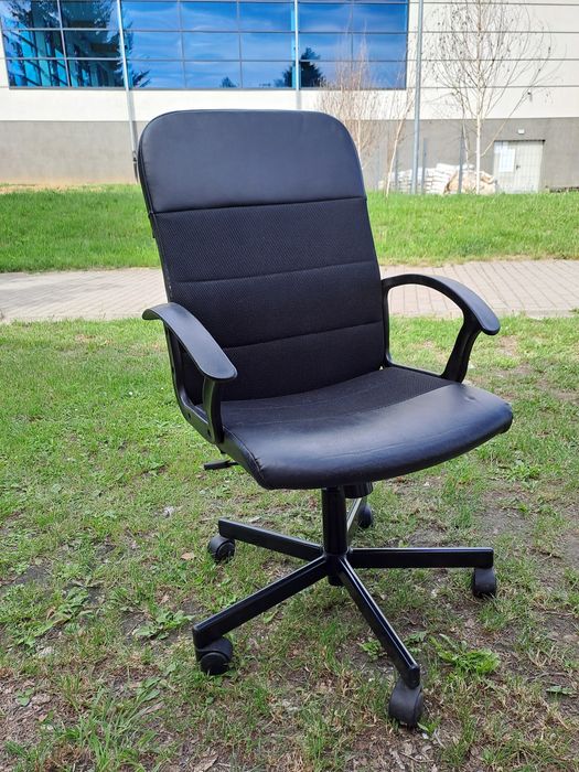 Krzesło obrotowe biurowe czarne Ikea