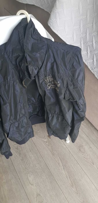 Blusão preto de homem