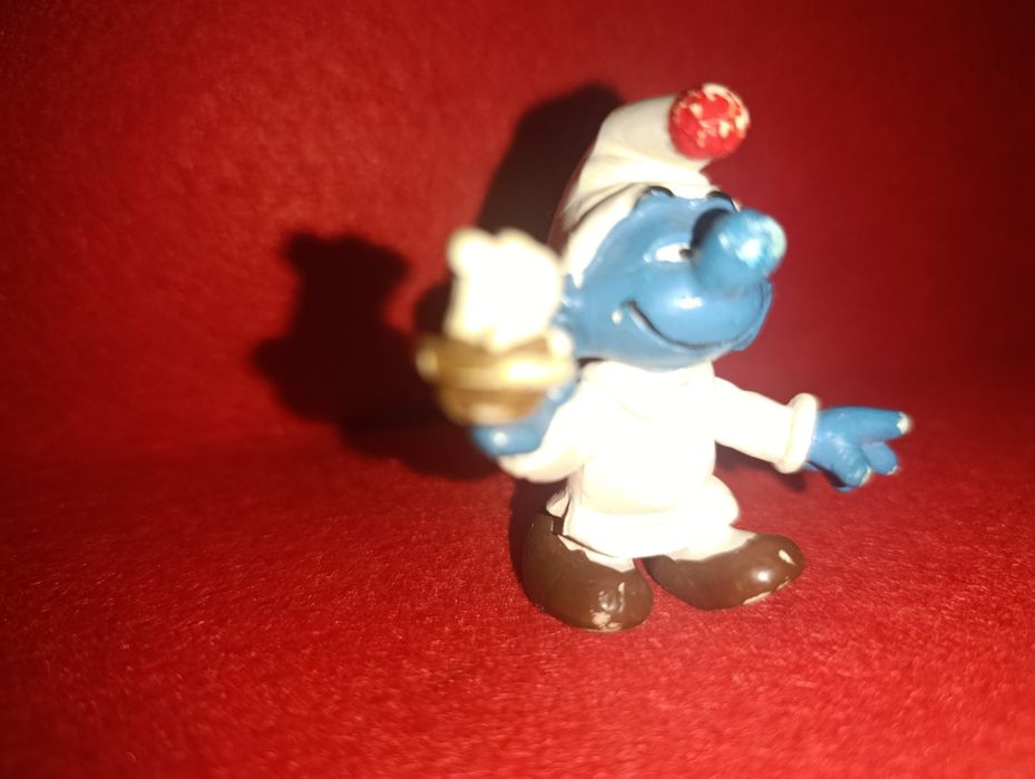 Figura Estrunpfe Sonâmbulo com Vela