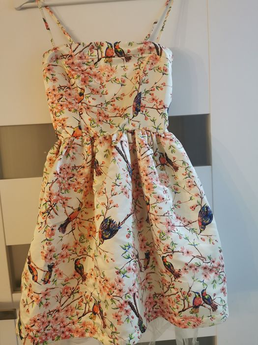 Elegancka sukienka dziewczęca 170 cm / xs