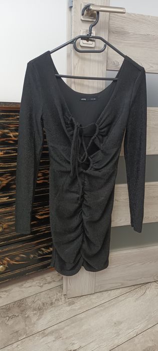 Czarna brokatowa mini xs
