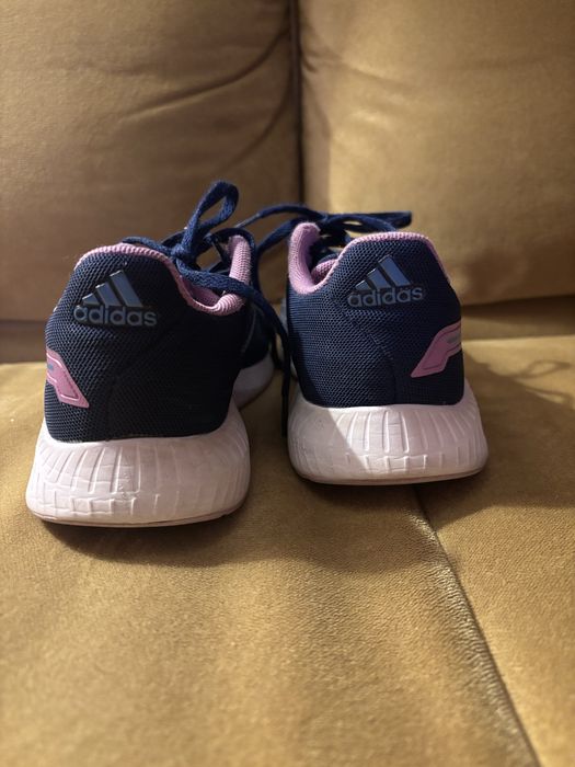 Adidasy dla dziewczynki 33