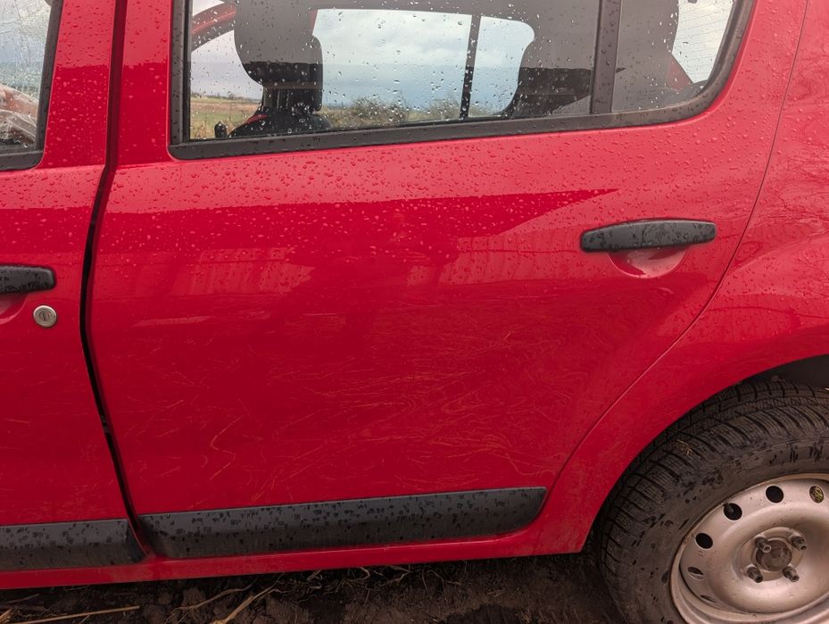 Двері передні задні ліві dacia ov21d сандеро Рено