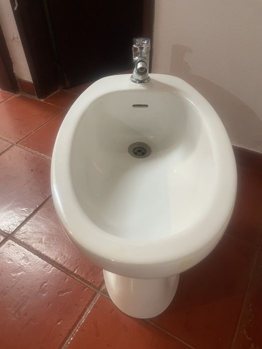 Bidé usado para casa de banho