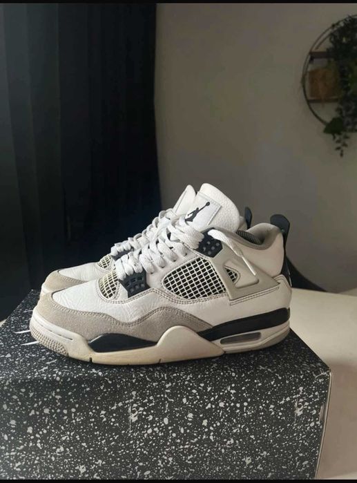 Jordan 4 military black