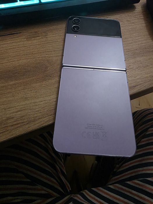 Telefon sandug galaxy z Flip 4